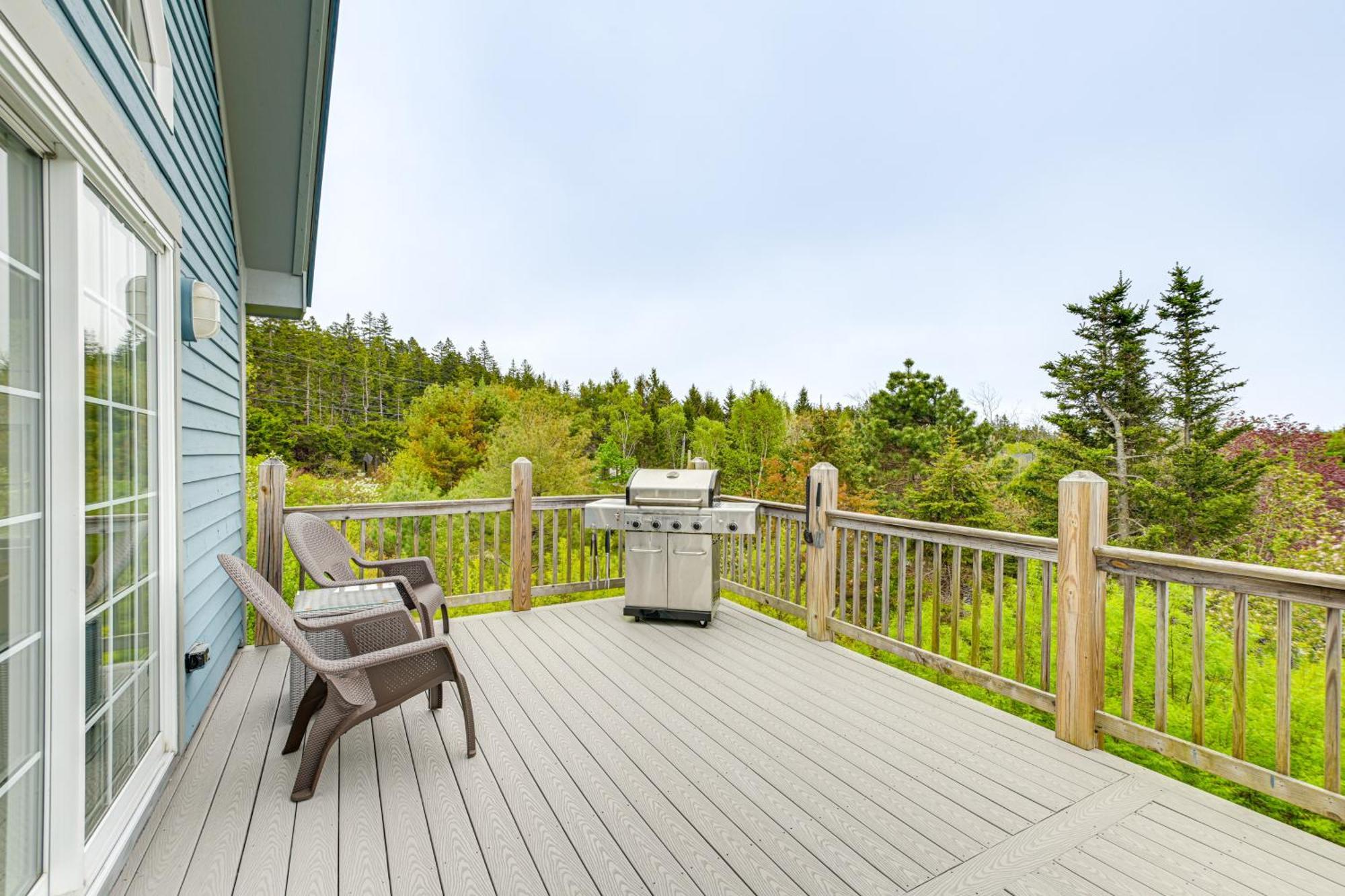 Coastal Maine Home With Deck 4 Mi To Acadia Trails! Bernard Exterior photo