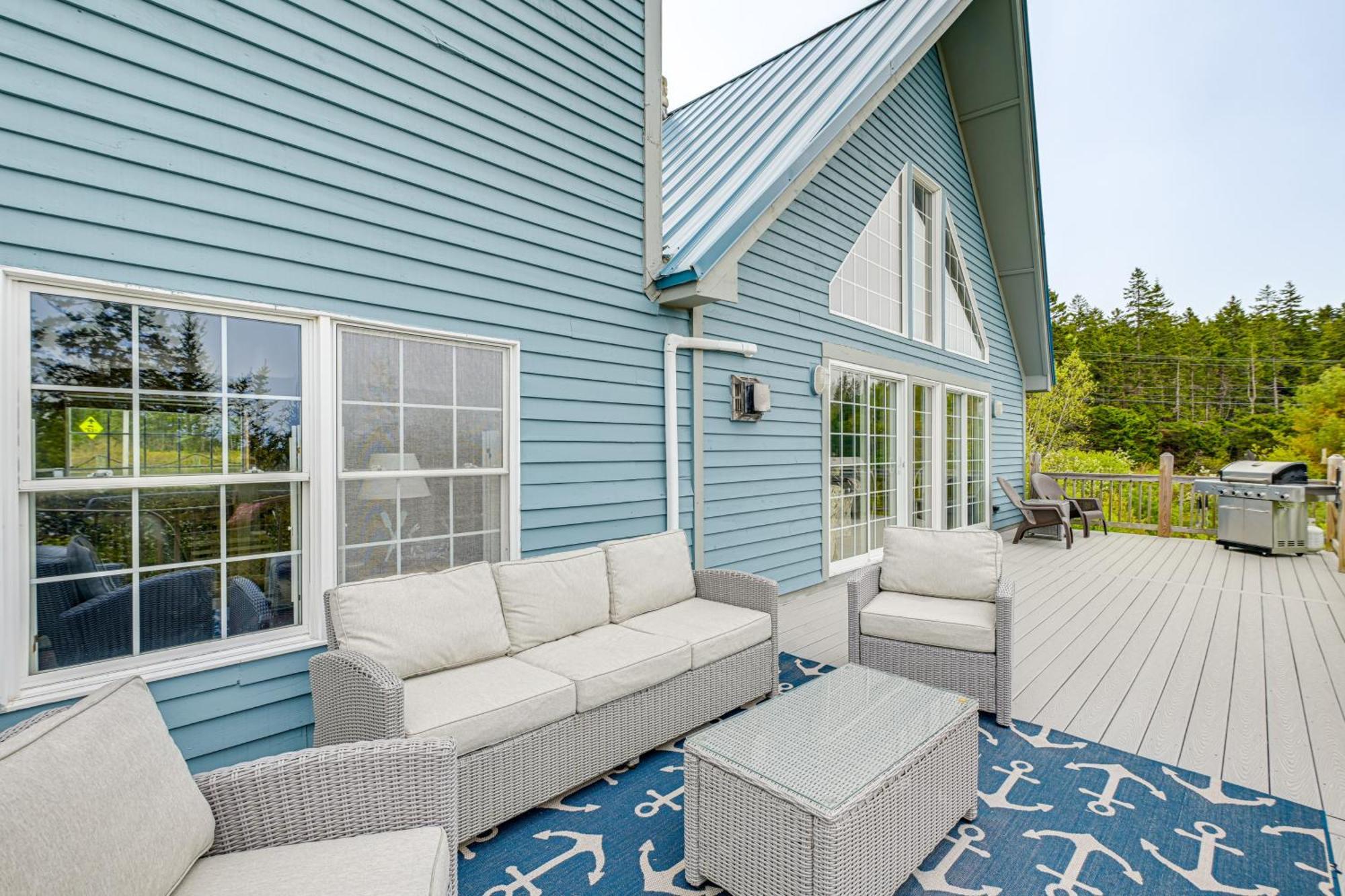 Coastal Maine Home With Deck 4 Mi To Acadia Trails! Bernard Exterior photo