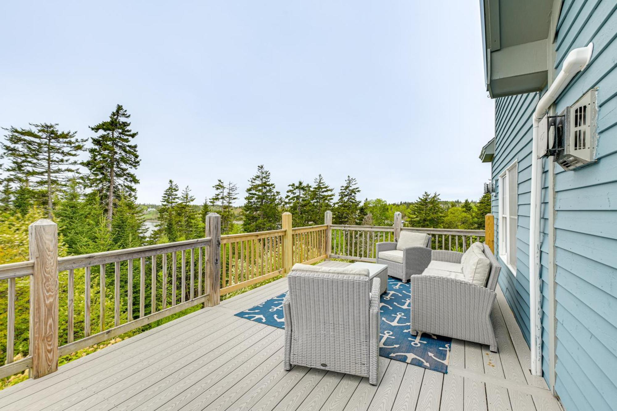 Coastal Maine Home With Deck 4 Mi To Acadia Trails! Bernard Exterior photo